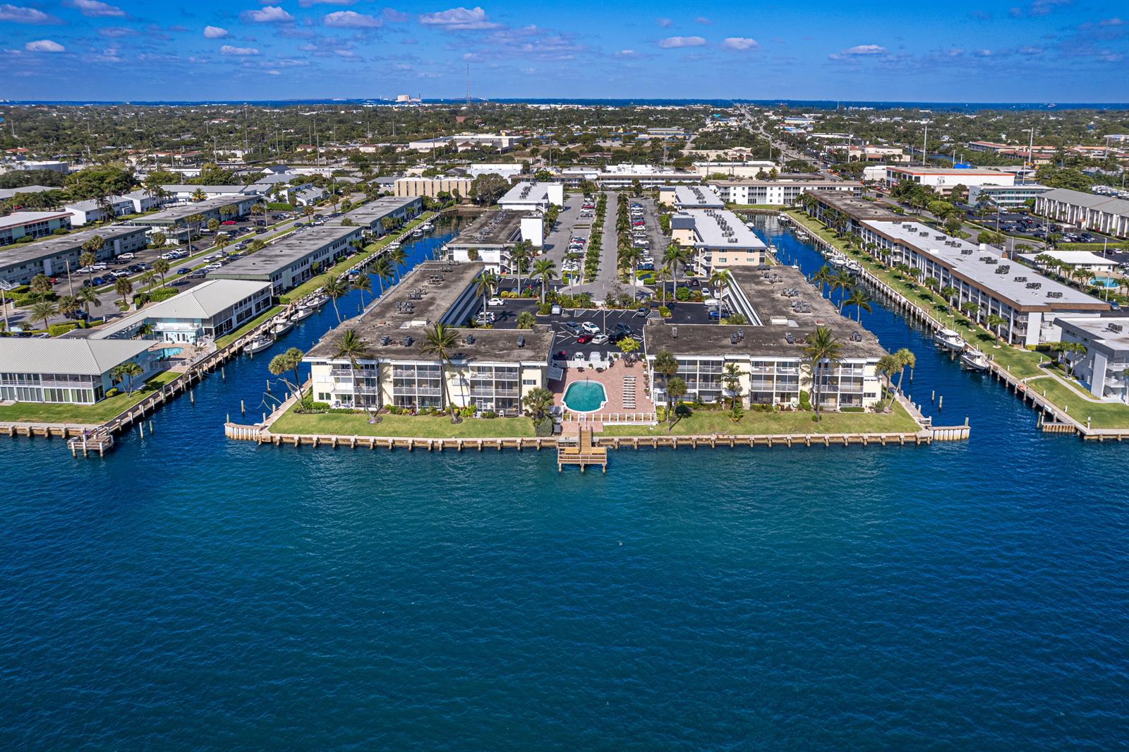 101 Doolen Court # 207, North Palm Beach FL 33408