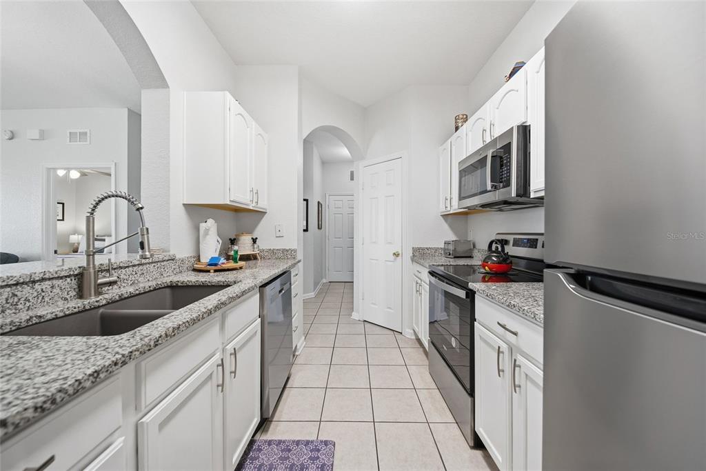 2788 ALMATON LOOP UNIT 402, KISSIMMEE, FL — photo 4 of 27