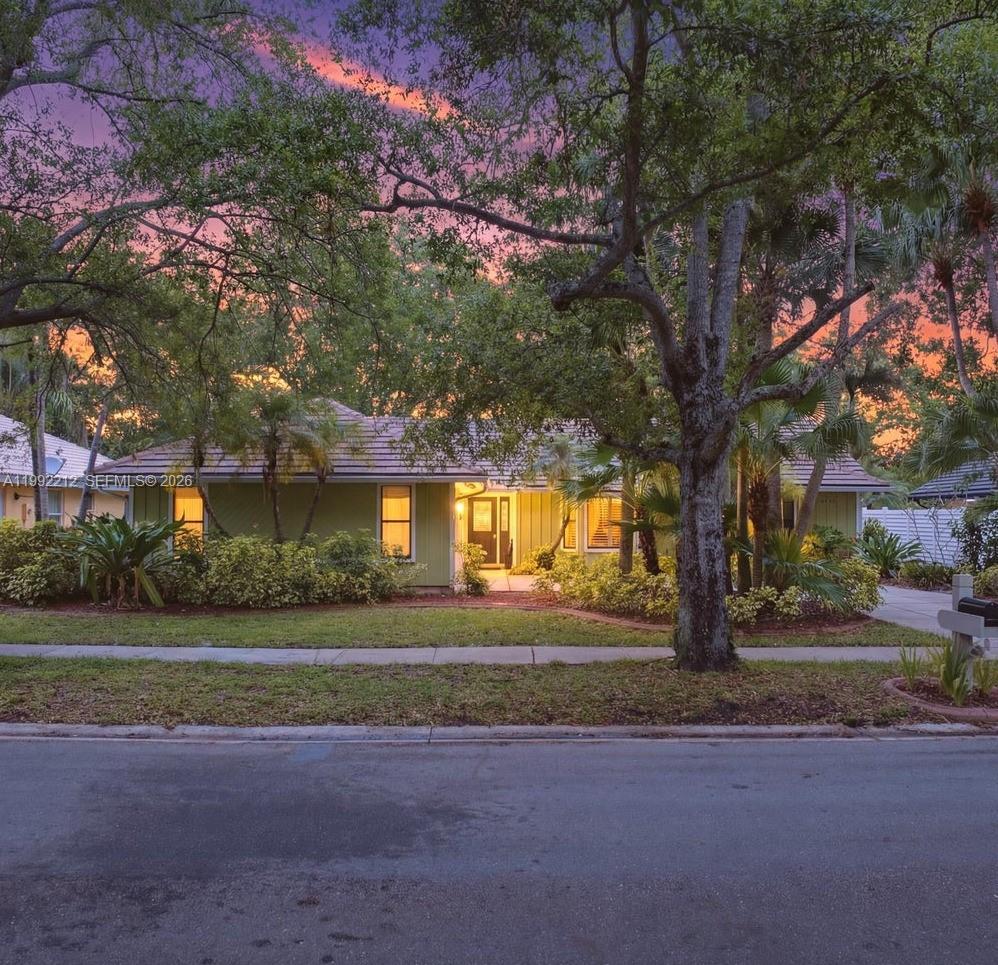 18546 Lake Bend Dr, Jupiter FL 33458