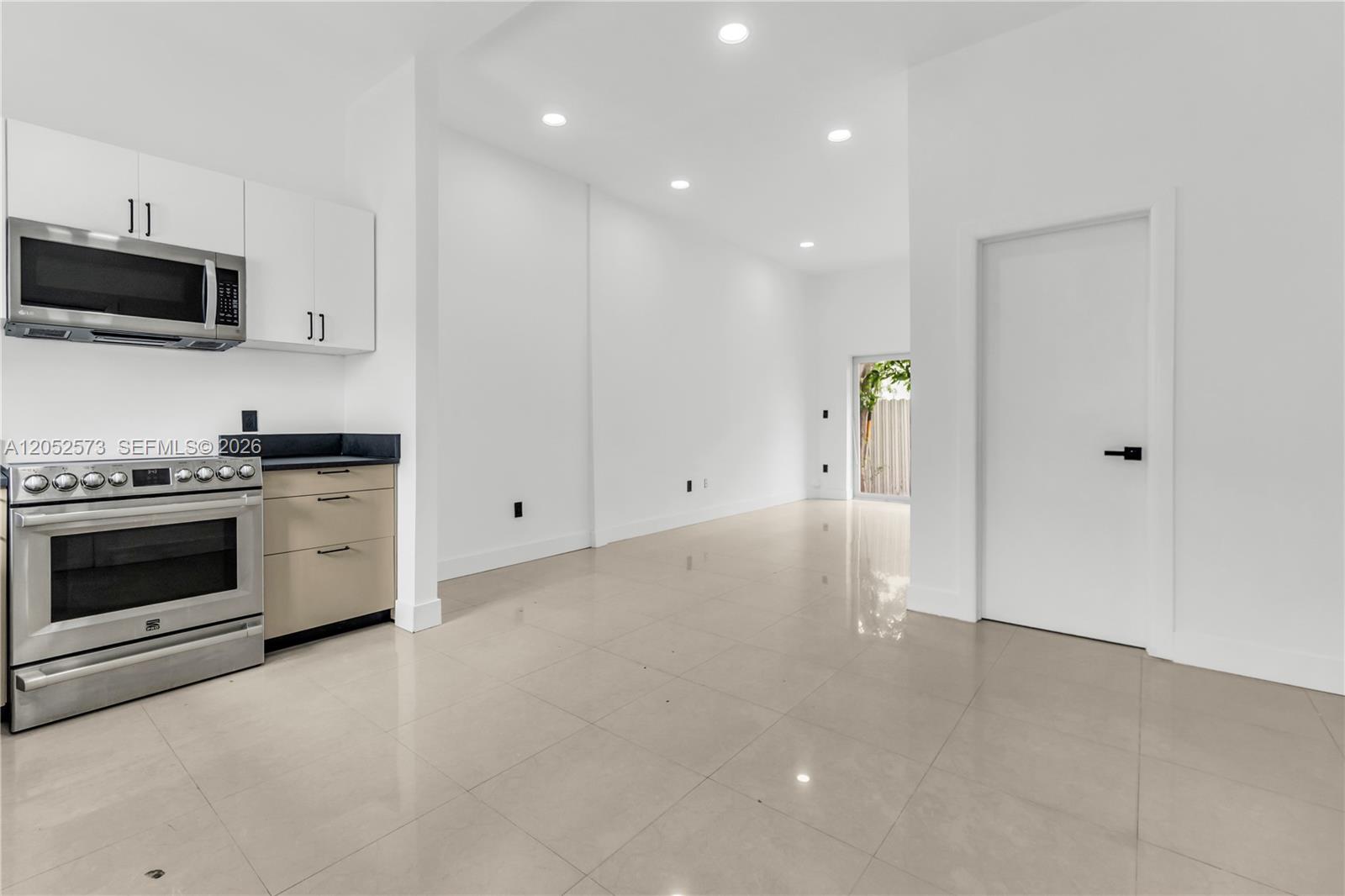 1011 Sw SW 7th St Miami Fl # 2, Miami FL 33130