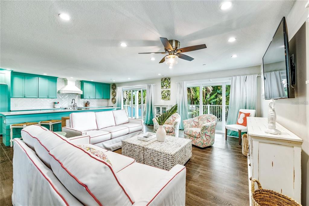 336 AVENIDA DE MAYO, SARASOTA, FL — photo 5 of 30