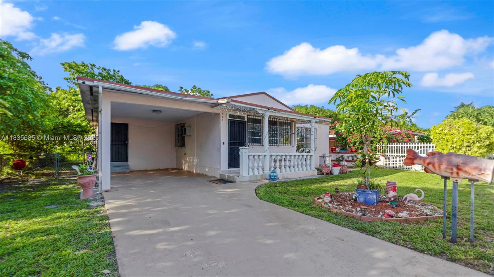 521 SE 5th St, Hialeah FL 33010