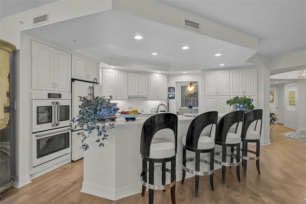 385 N POINT ROAD UNIT 304, OSPREY, FL — photo 2 of 30