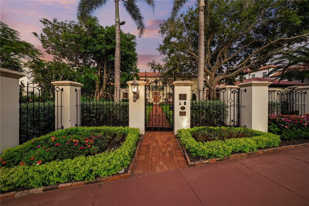 139 S WASHINGTON DRIVE, SARASOTA, FL — photo 5 of 30
