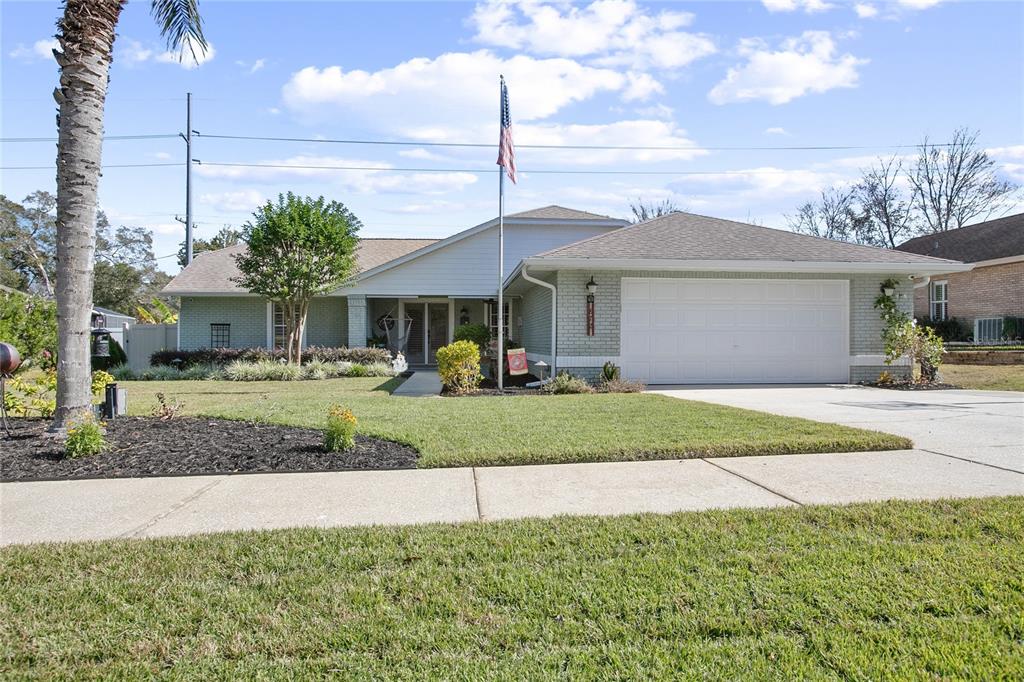 872 ARAWANA DRIVE