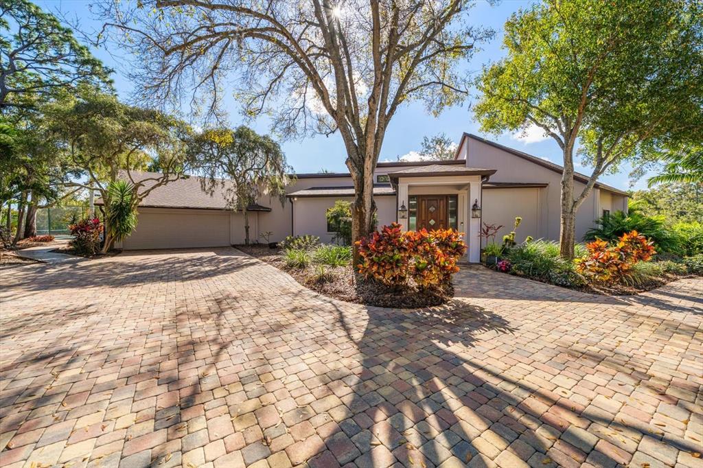 2402 PINE HAMMOCK, CLEARWATER, FL — photo 2 of 30