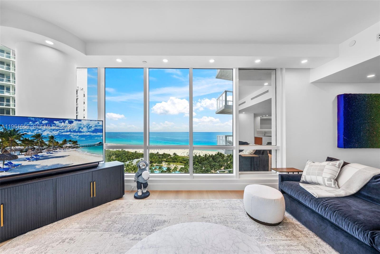 100 S Pointe Dr, Miami Beach FL 33139