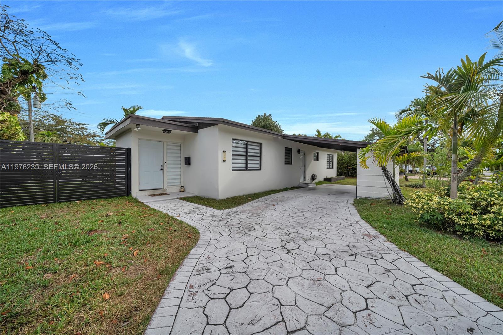 8801 SW 21st St, Miami FL 33165