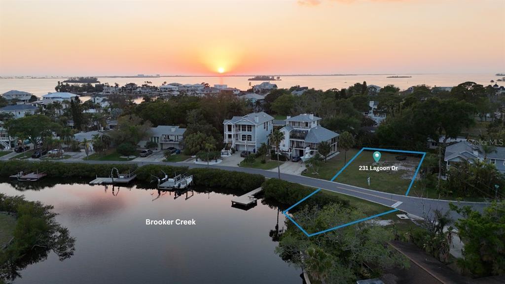 231 LAGOON DRIVE, PALM HARBOR, FL — photo 2 of 17