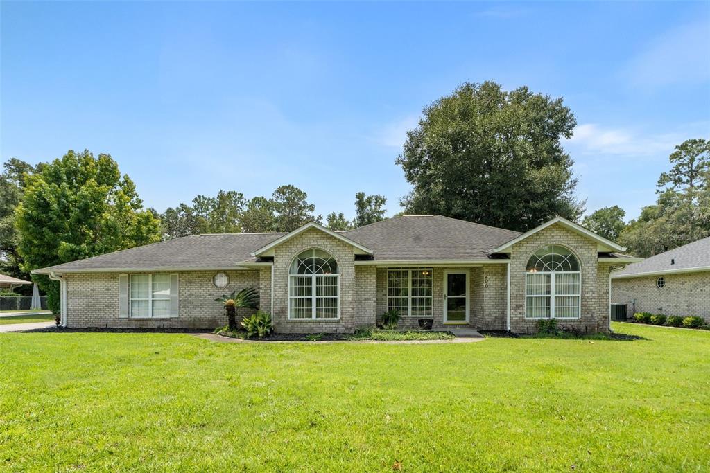 200 NW CHARLOTTE GLEN