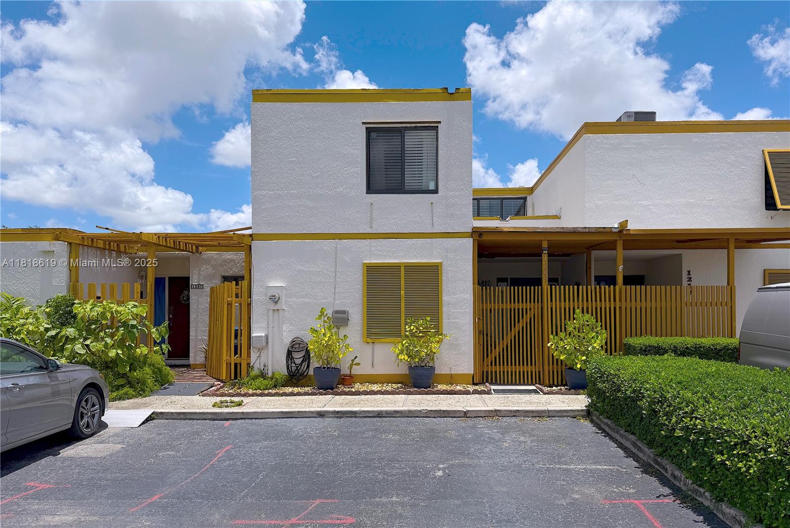 1209 SW 131st Place Cir W, Miami FL 33184