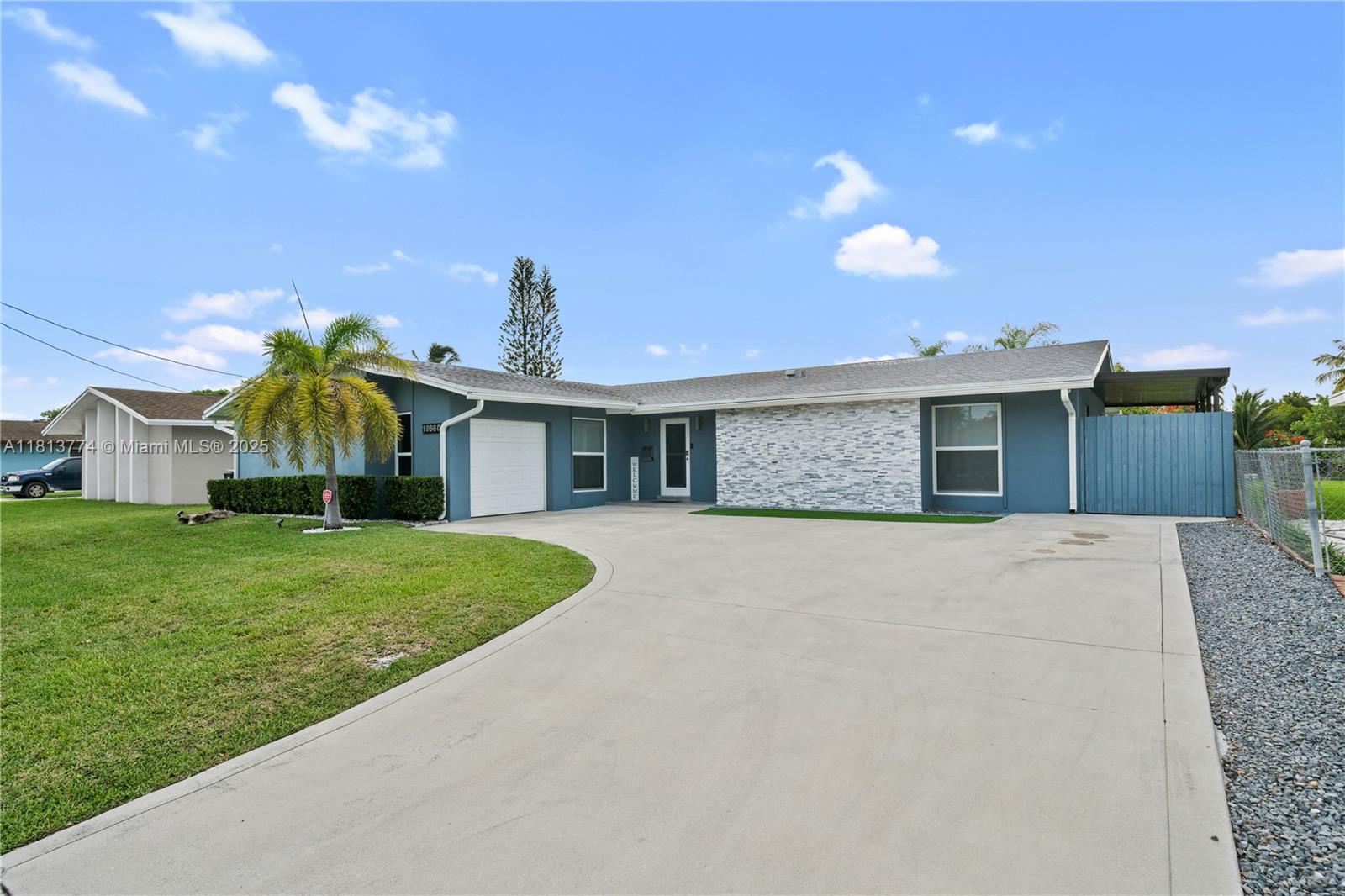 19660 Bel Aire Dr, Cutler Bay FL 33157