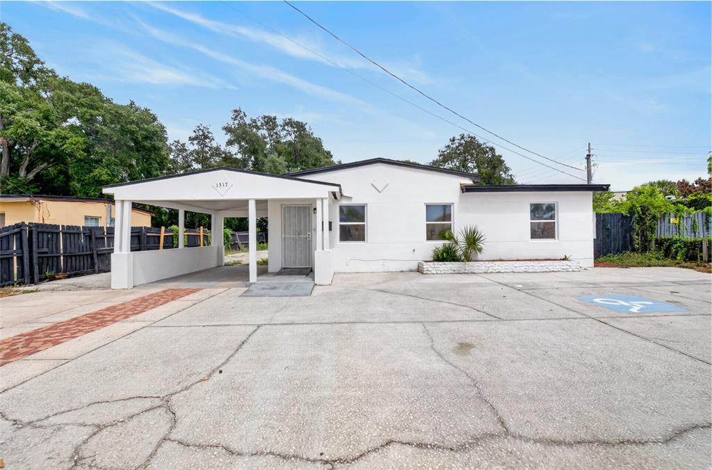 1317 N PINE HILLS ROAD