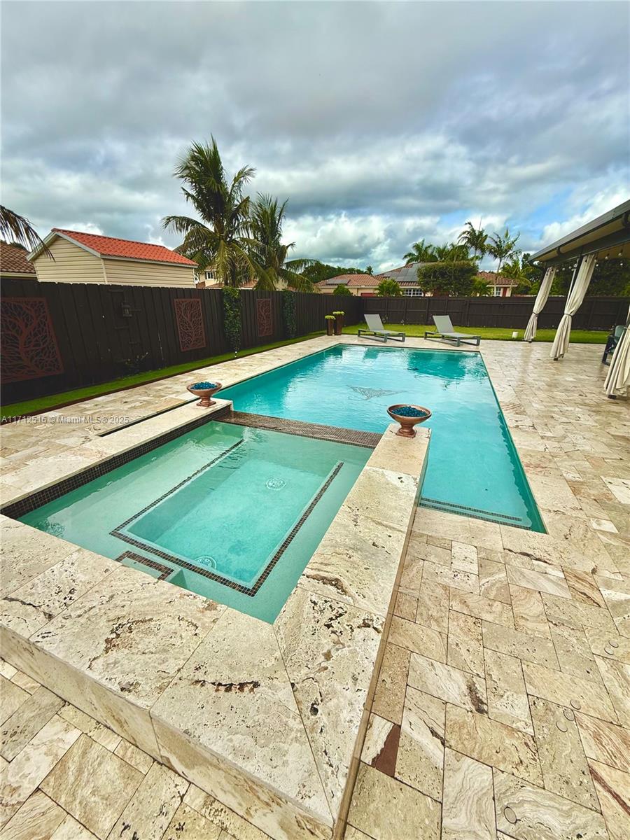 2190 NW 16th Pl, Homestead FL 33030