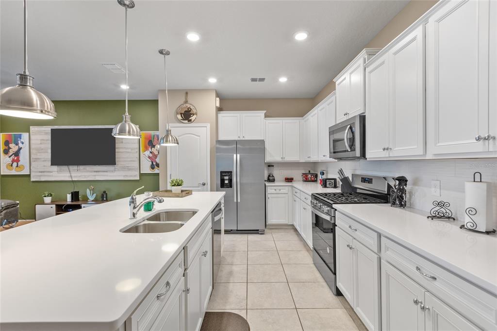 7160 OAKMOSS LOOP, DAVENPORT, FL — photo 3 of 30