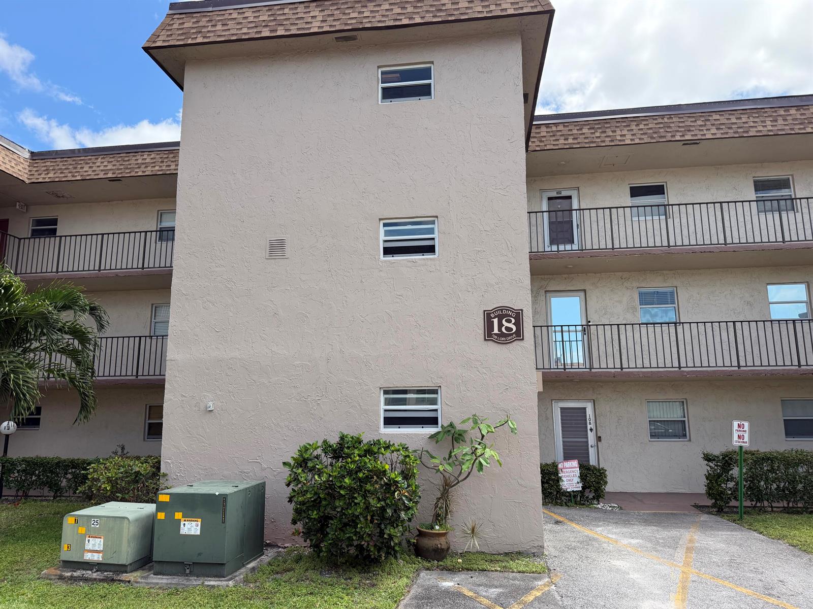 709 Lori Drive # 215, Palm Springs FL 33461