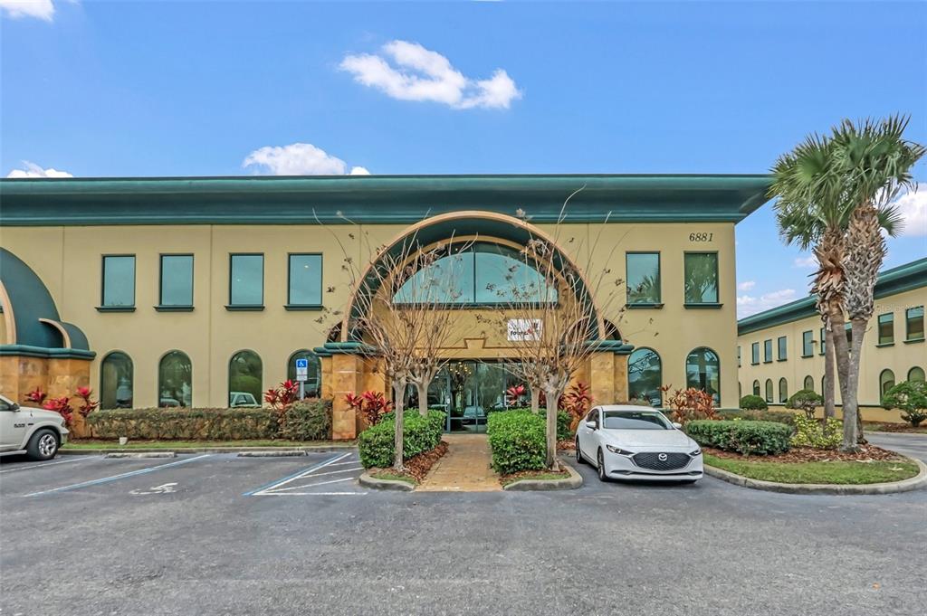 6881 KINGSPOINTE PARKWAY UNIT 17