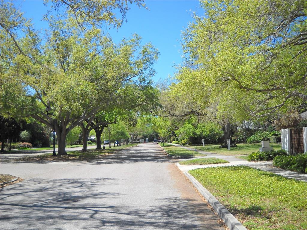 1759 CHEROKEE DRIVE