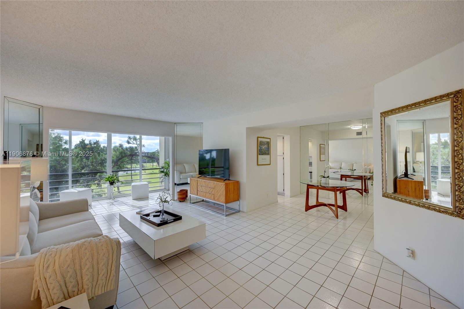 3654 Via Poinciana # 502, Lake Worth FL 33467