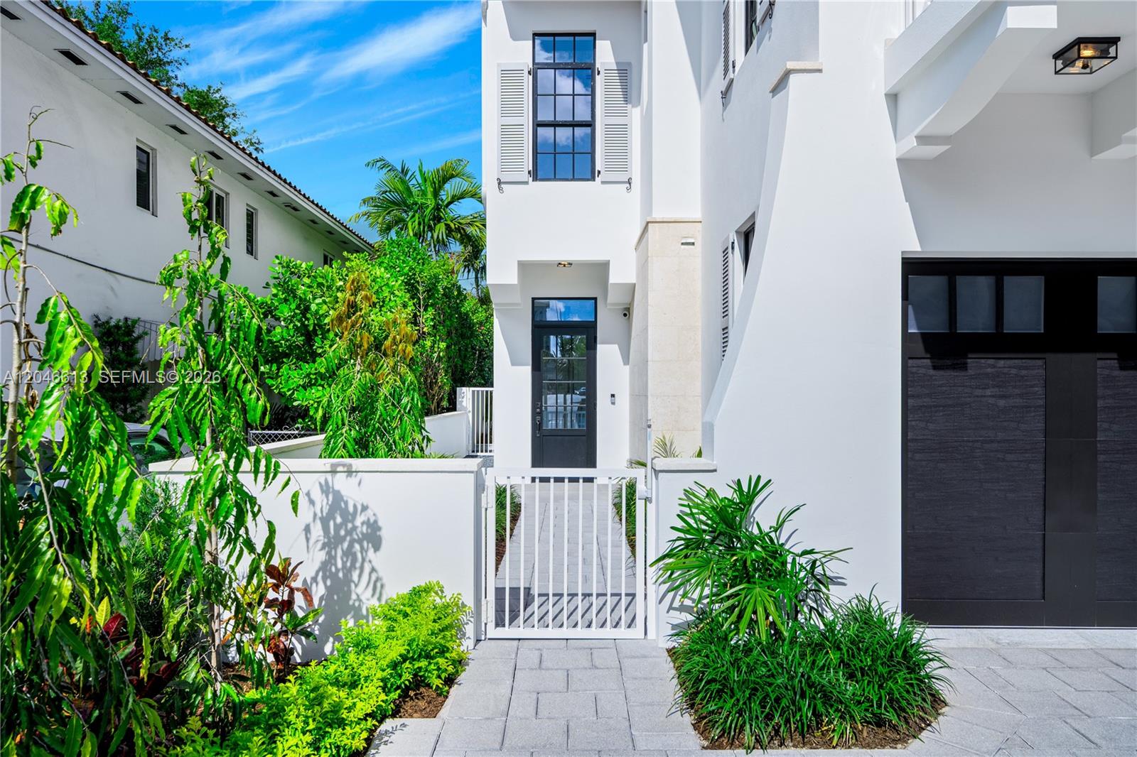 2710 S Le Jeune Rd, Coral Gables FL 33134