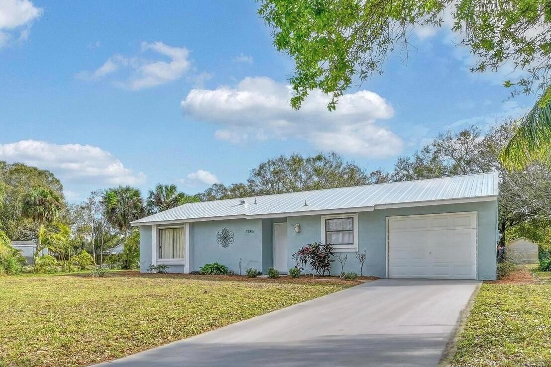 1765 24th Place SW, Vero Beach FL 32962