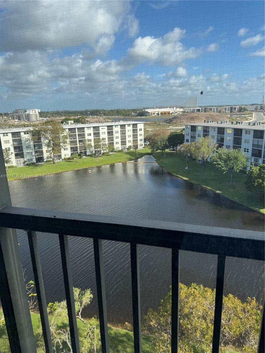 2217 Cypress Island Dr # 803, Pompano Beach FL 33069