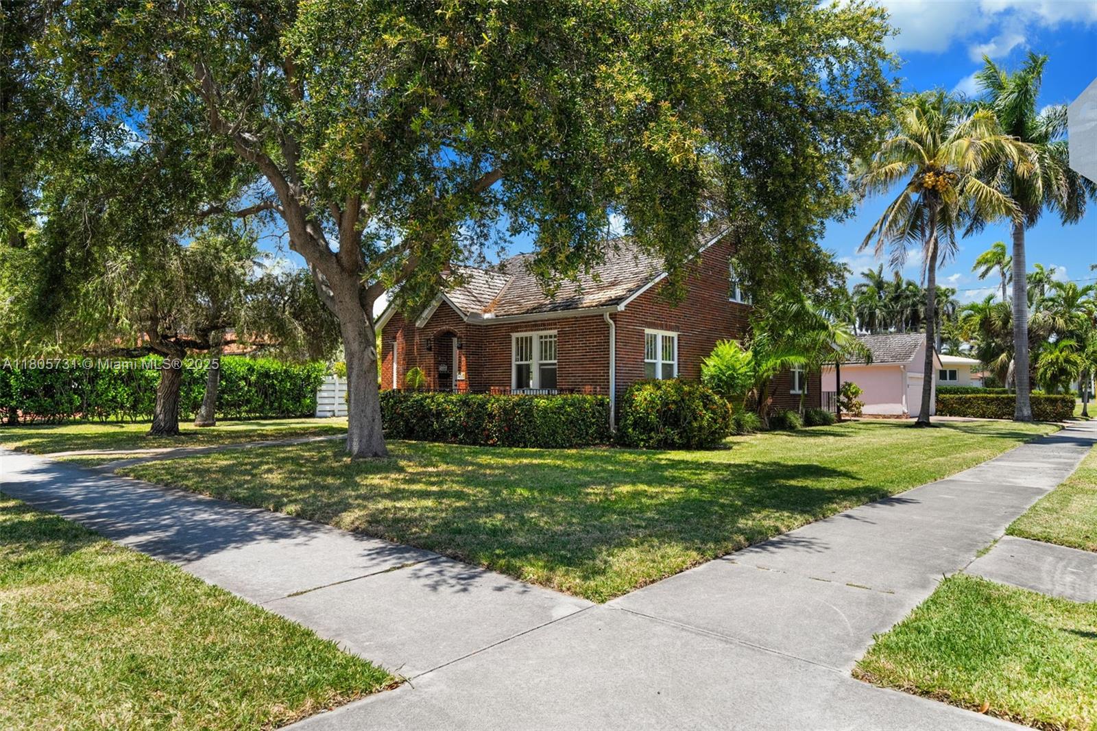 1201 Harrison St, Hollywood FL 33019