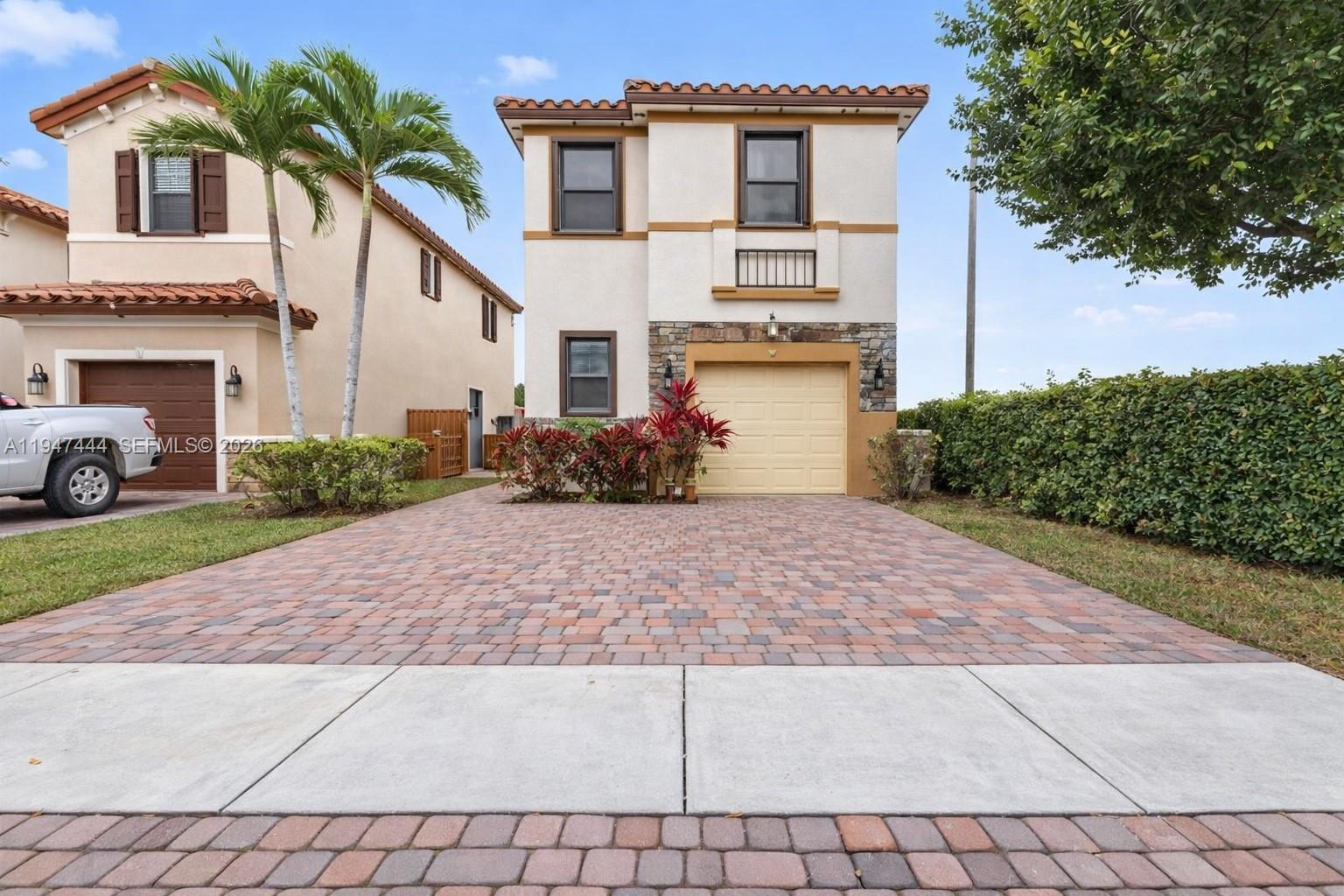 77 NE 37th Pl, Homestead FL 33033