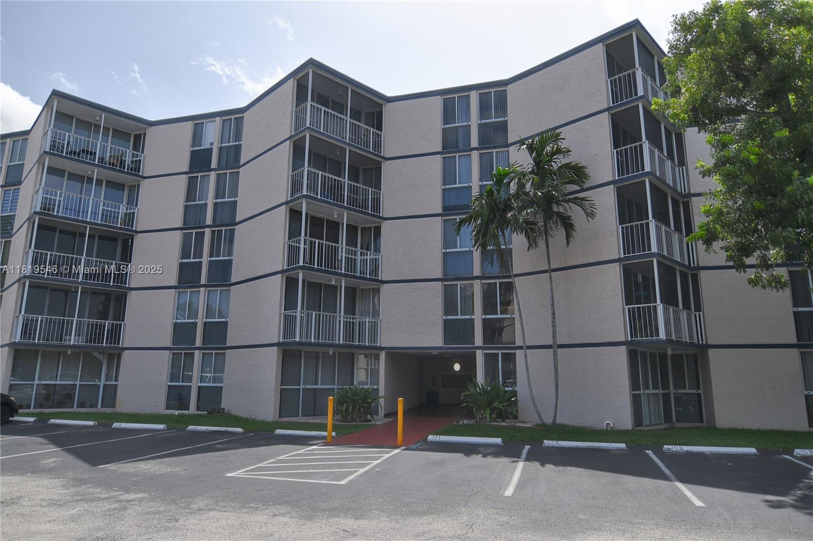 7125 NW 186th St # B311, Hialeah FL 33015