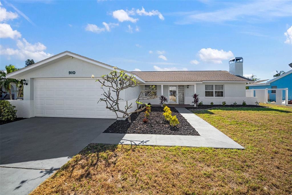 910 SPINDLE PALM WAY, APOLLO BEACH, FL — photo 2 of 30