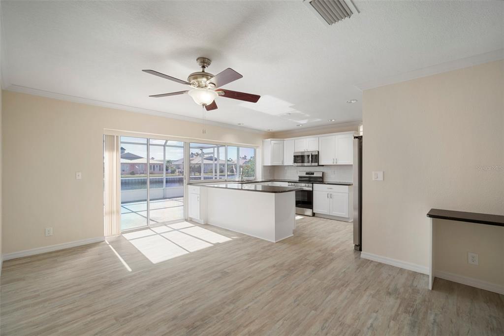 910 SPINDLE PALM WAY, APOLLO BEACH, FL — photo 4 of 30