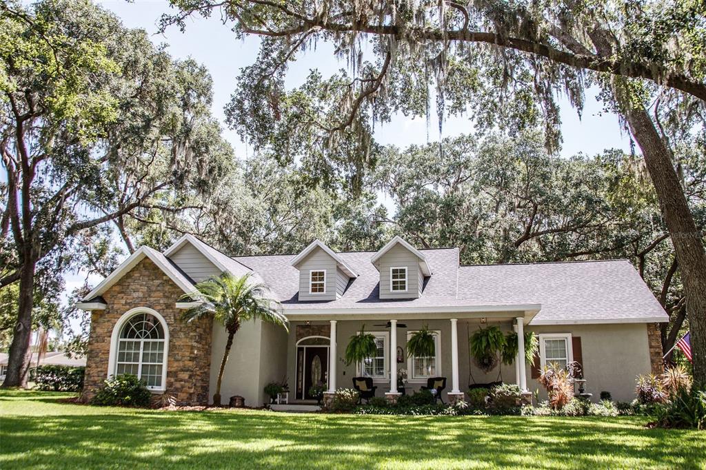 2906 COUNTRY BREEZE DRIVE
