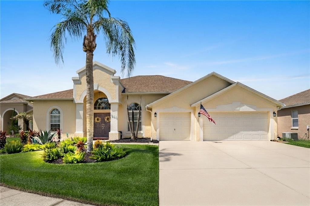 524 LAKEHAVEN CIRCLE
