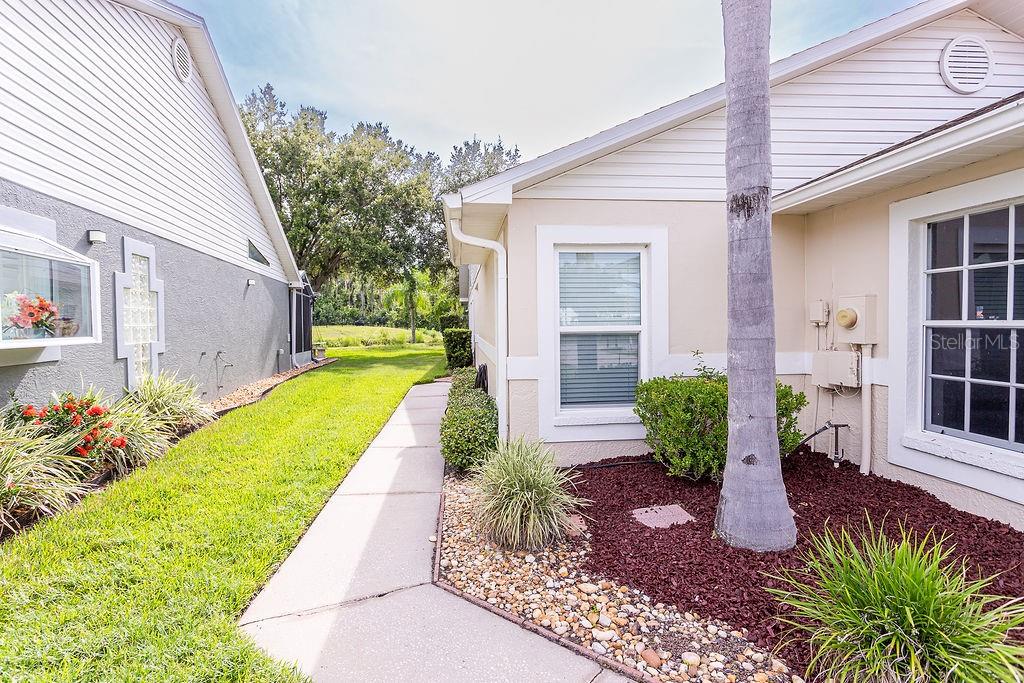 6431 GENTLE BEN CIRCLE, WESLEY CHAPEL, FL — photo 3 of 24