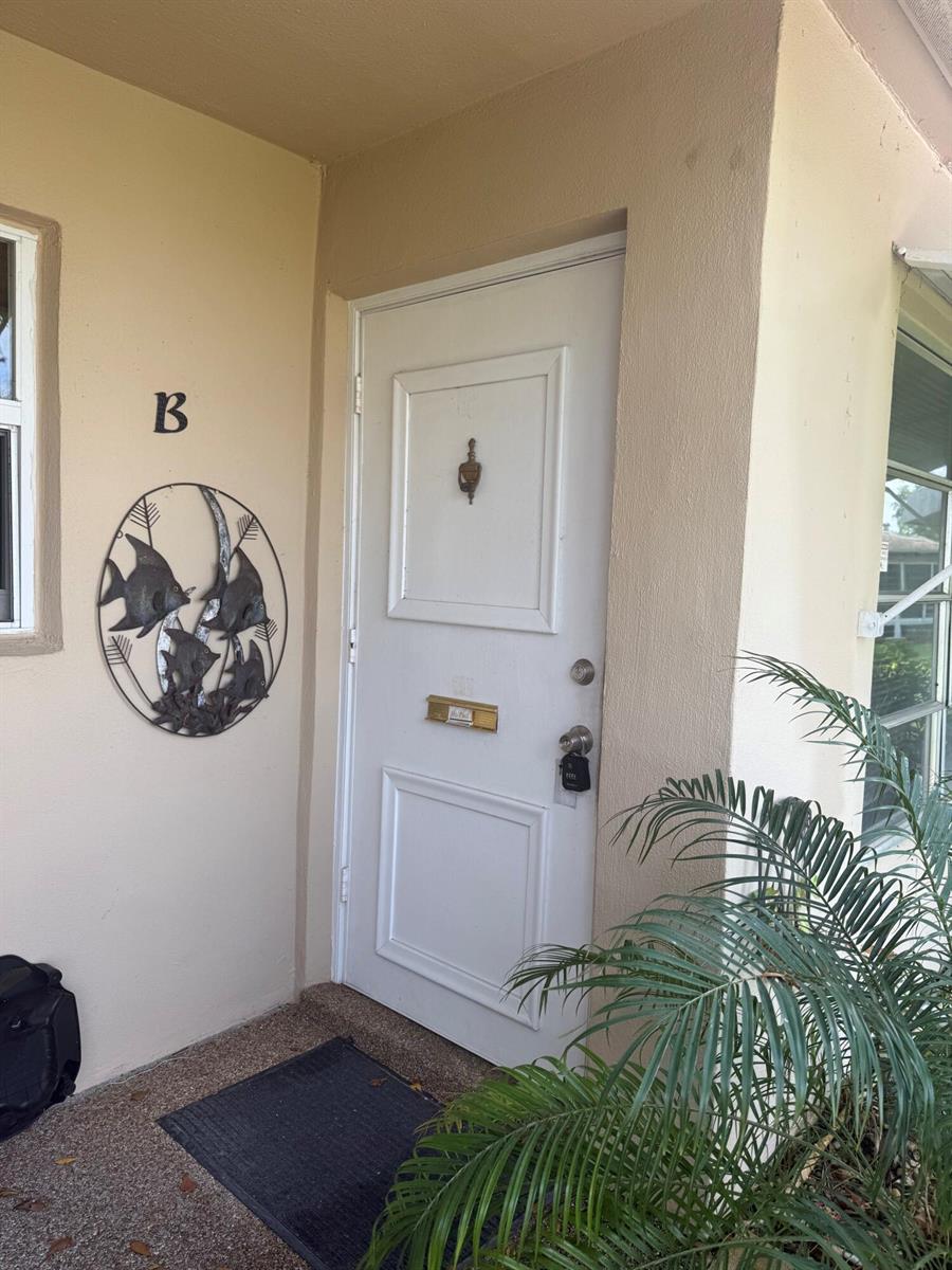 1052 North Drive # B, Delray Beach FL 33445