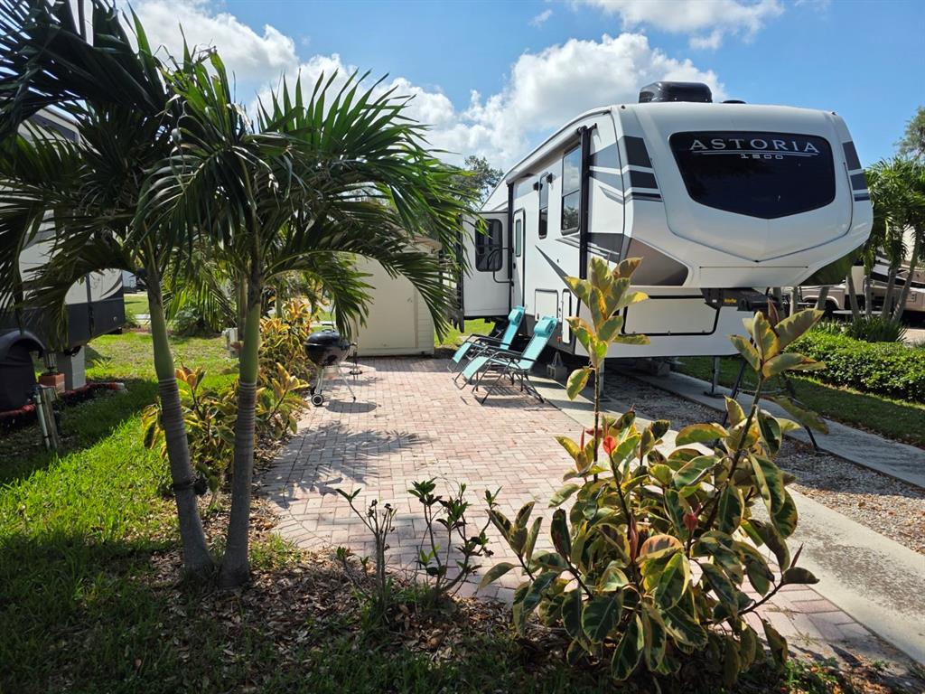 2938 PAR DRIVE UNIT 200, BOWLING GREEN, FL — photo 3 of 4