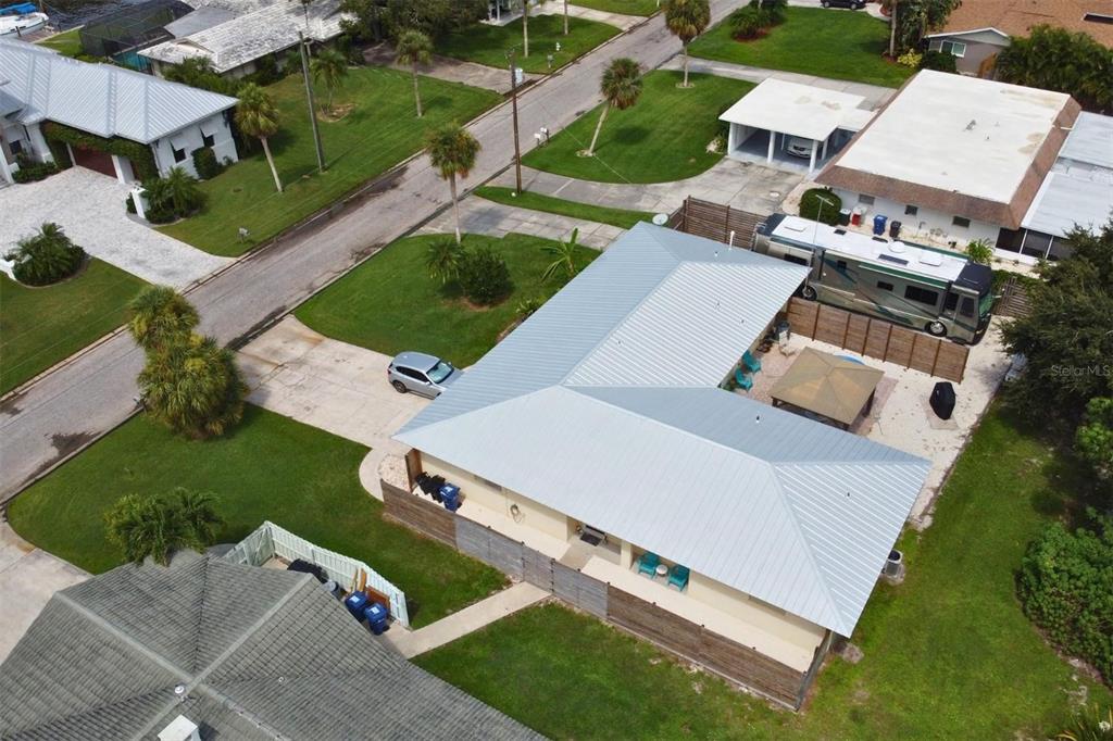 1860 SOUTHPOINTE DRIVE, SARASOTA, FL — photo 5 of 9