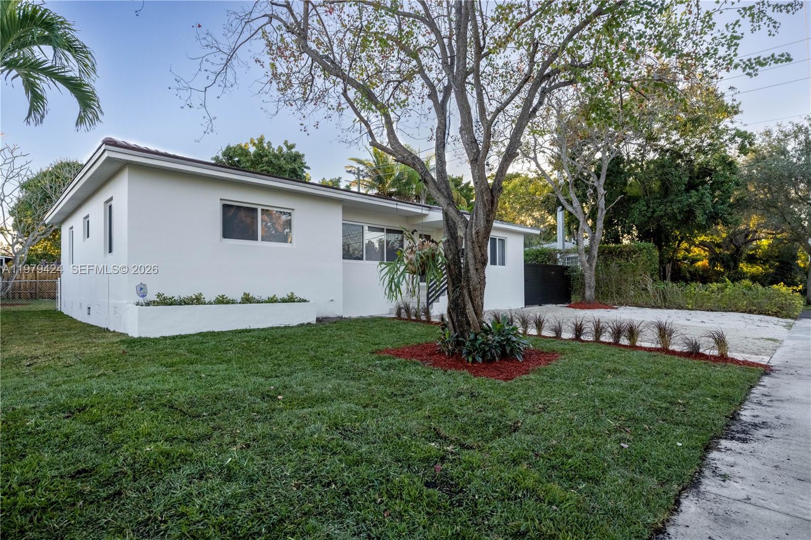 6070 SW 42nd St, Miami FL 33155