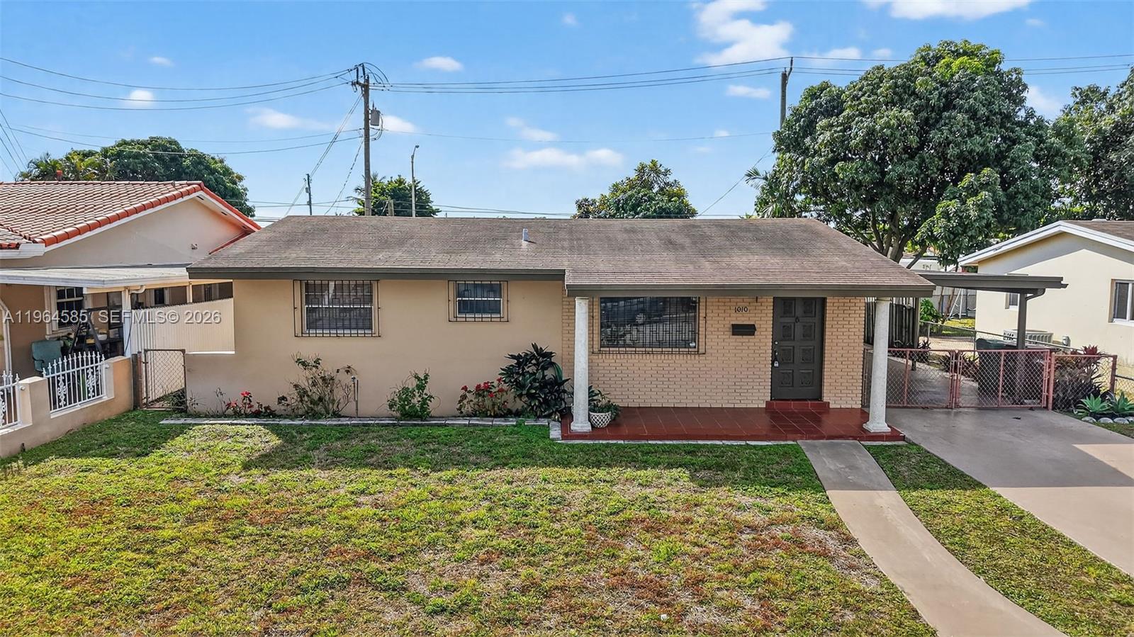 1010 W 33rd Pl, Hialeah FL 33012