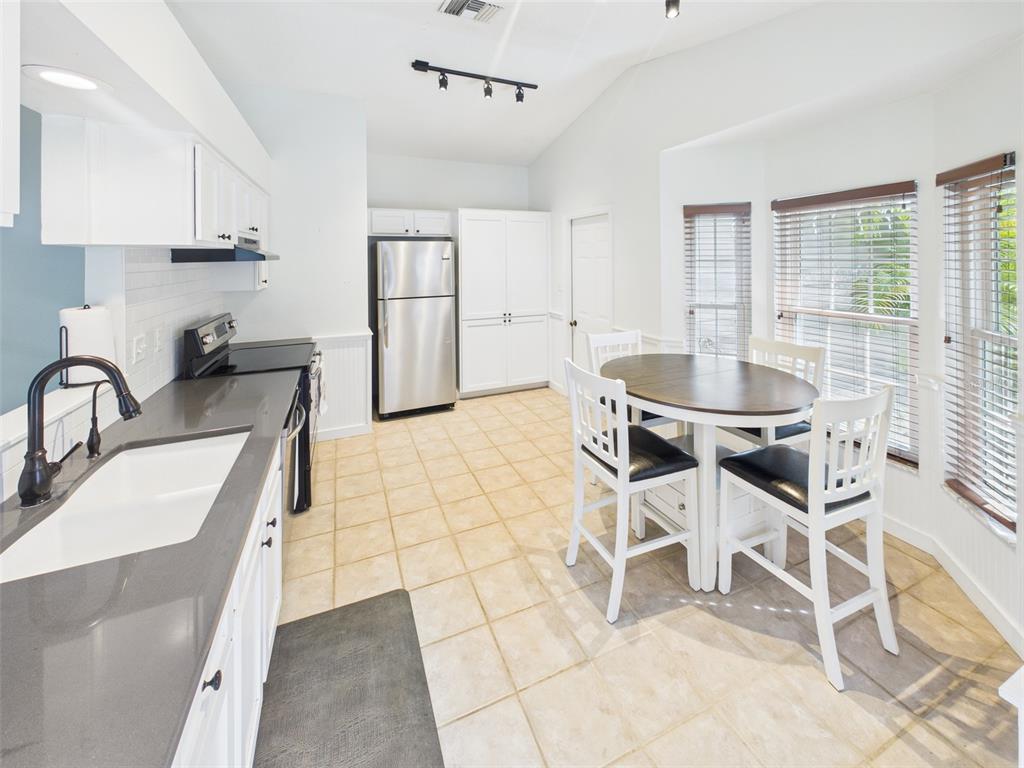 2013 DONNELLY PLACE, MOUNT DORA, FL — photo 4 of 30