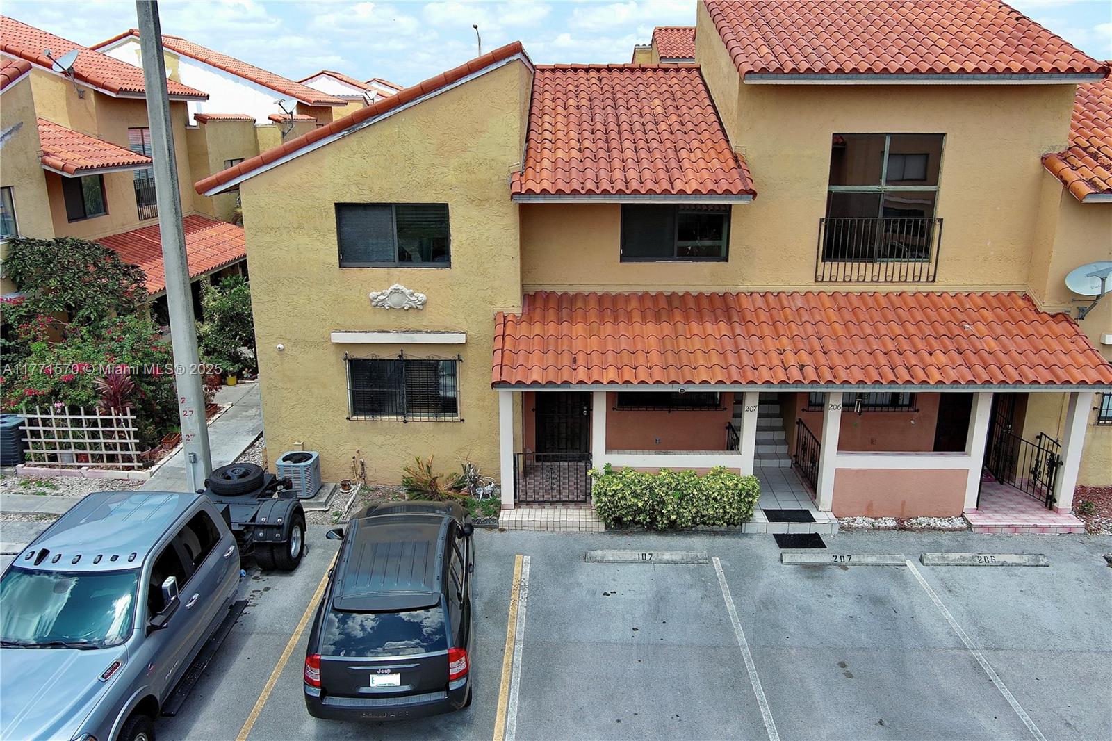 2735 W 60th Pl # 107, Hialeah FL 33016
