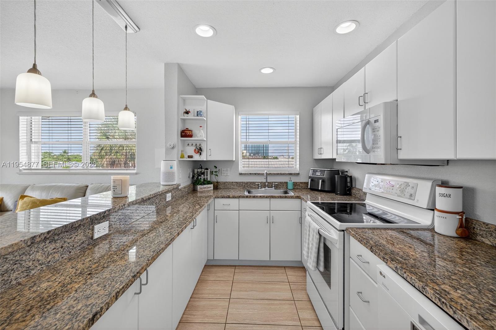2715 NE 49th St # 309, Fort Lauderdale FL 33308