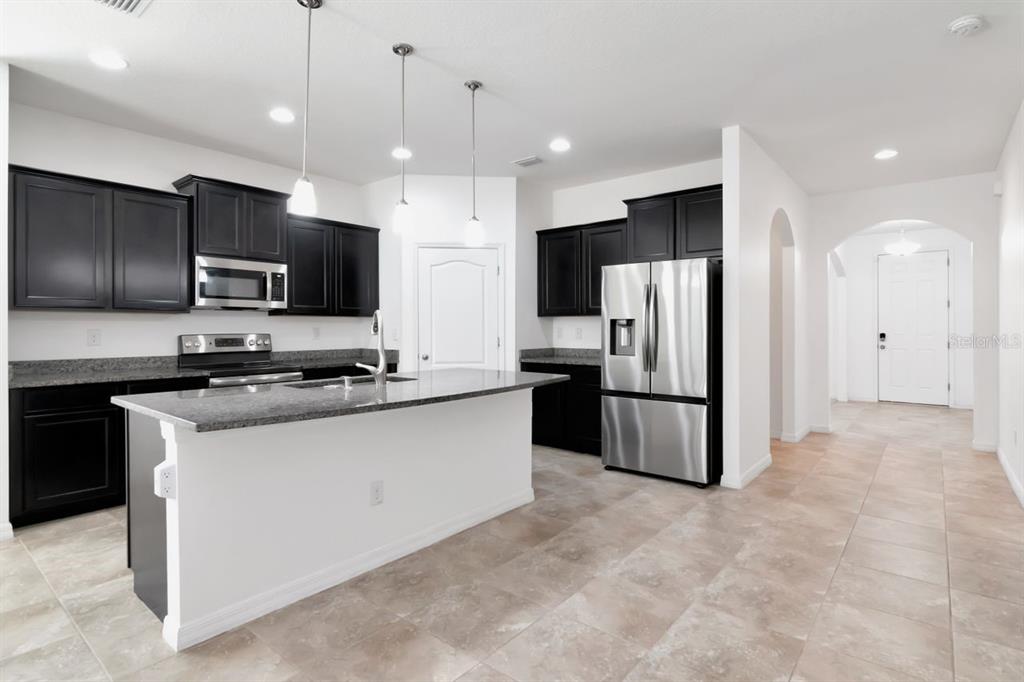 5446 SUNCATCHER DRIVE, WESLEY CHAPEL, FL — photo 4 of 30