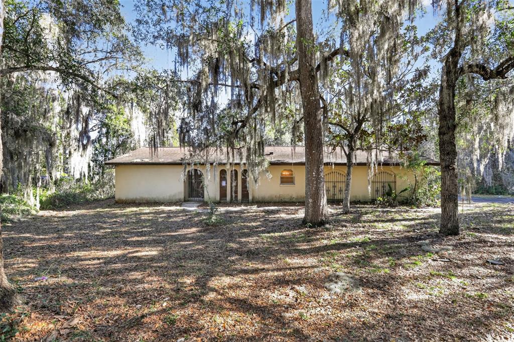 885 BRADDOCK ROAD