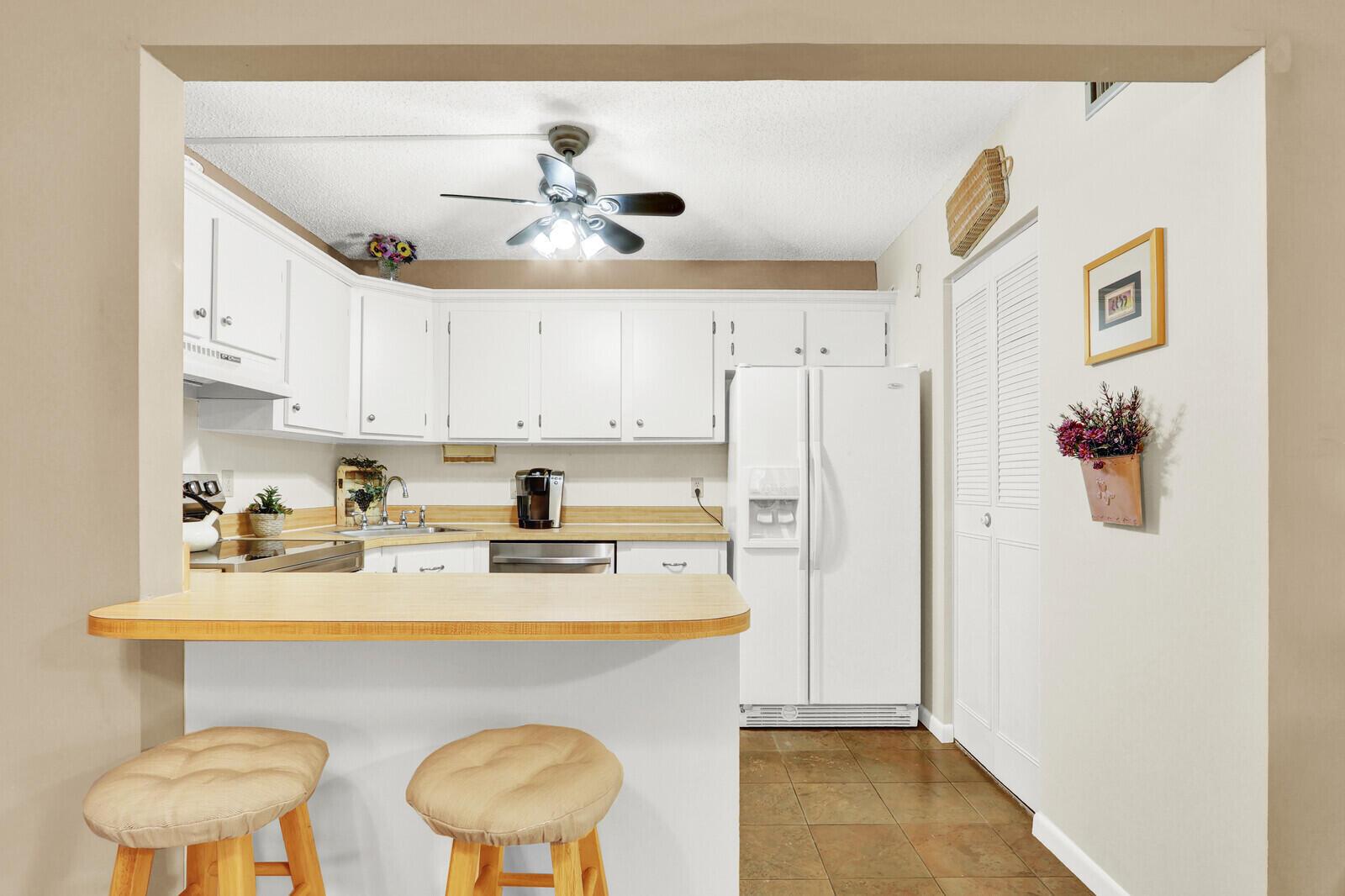 338 Knotty Pine Circle # D1, FL 33463, FL — photo 5 of 22