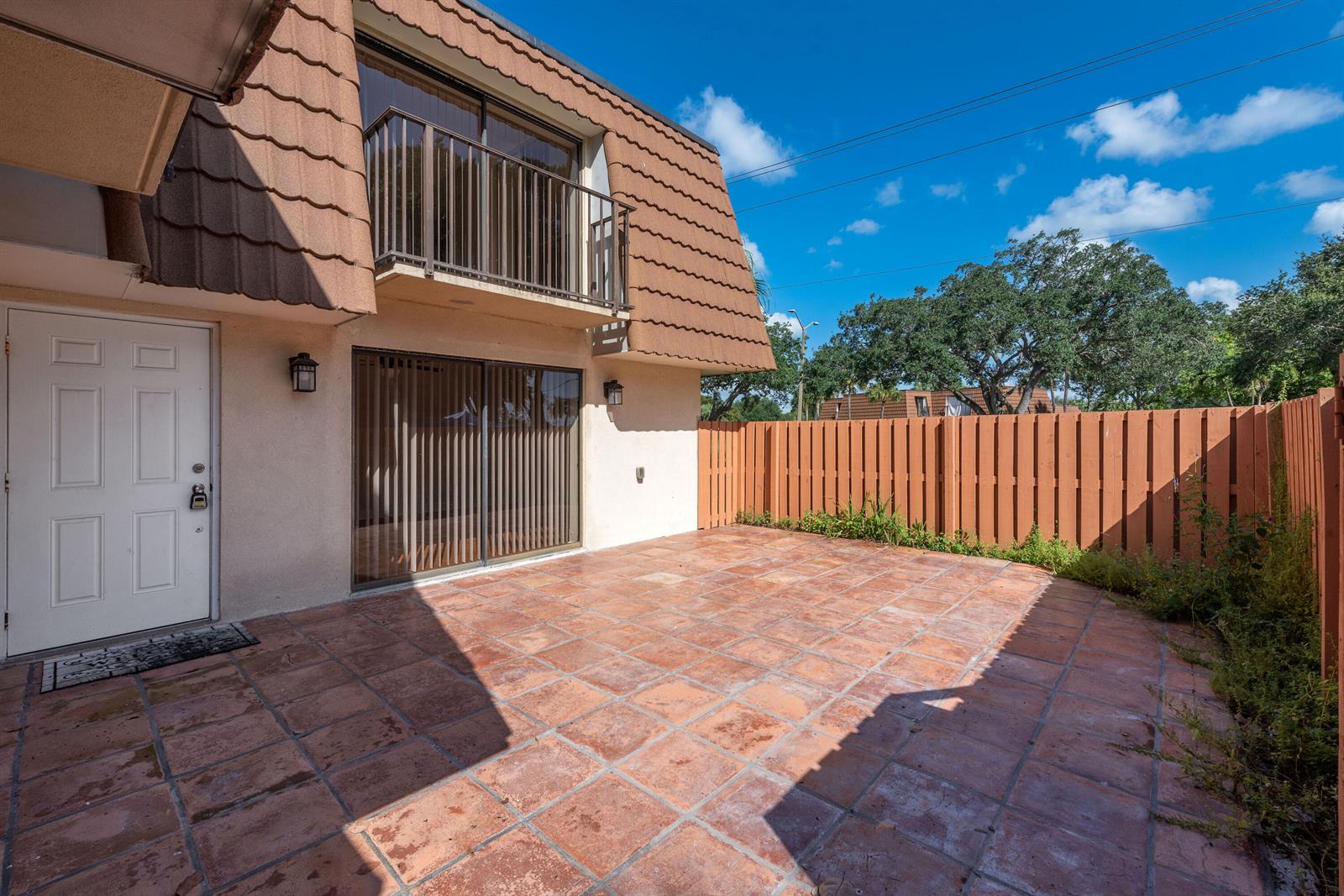 185 Charter Way, West Palm Beach FL 33407