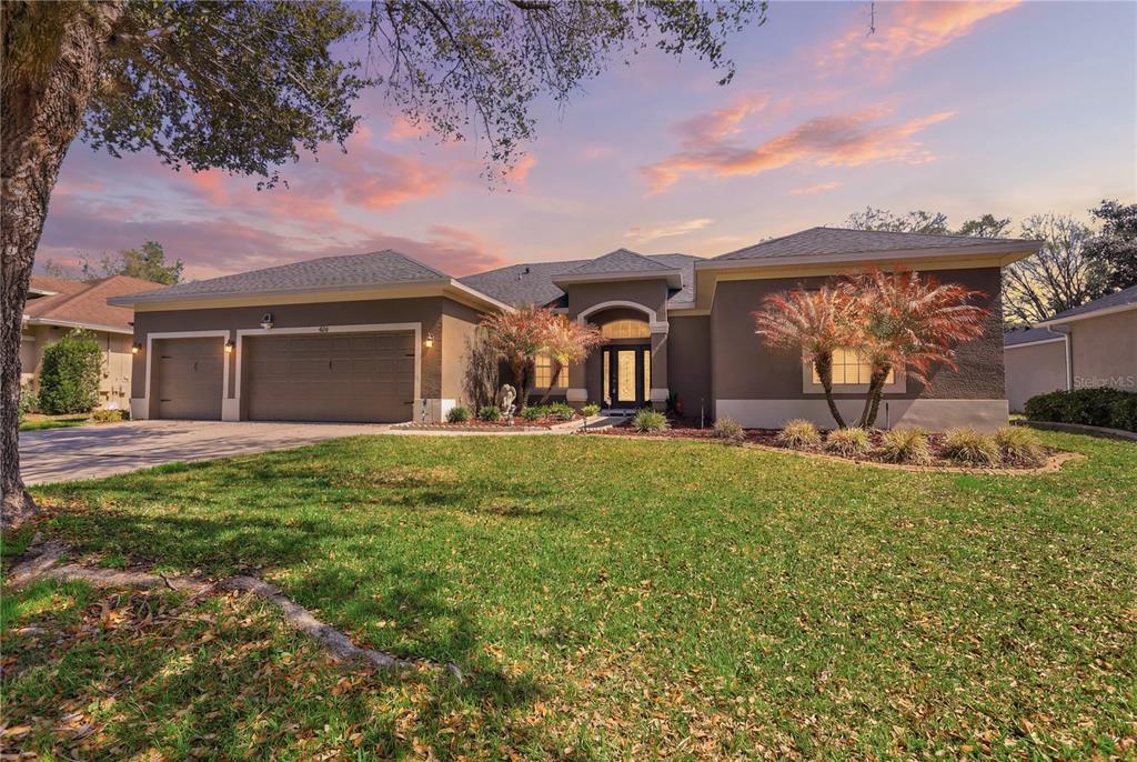 486 WOODFORD DRIVE