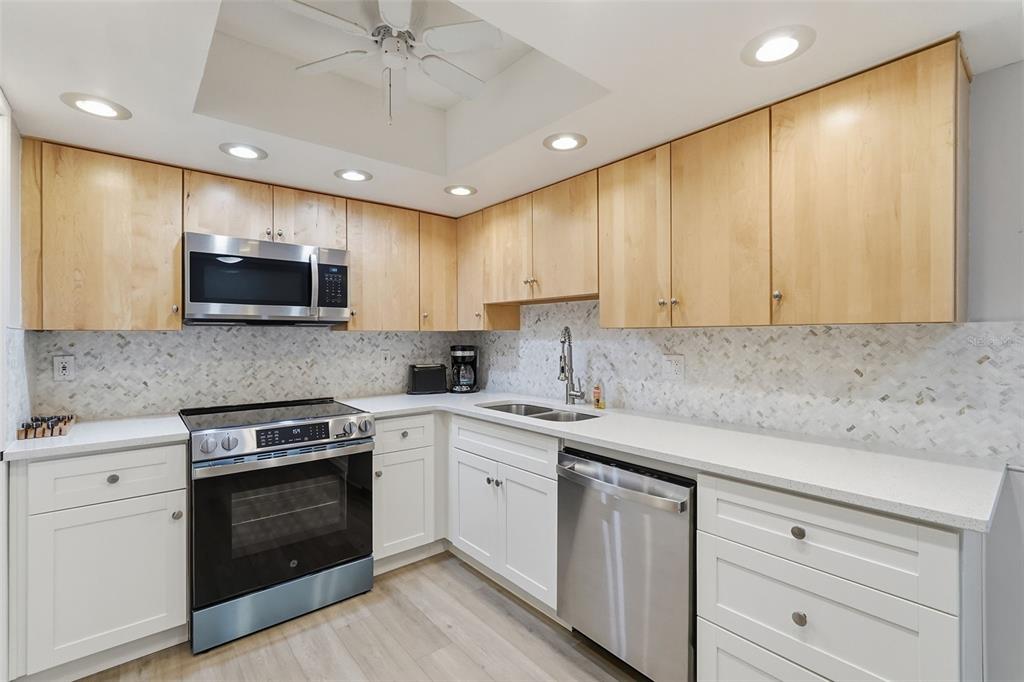 632 EDGEWATER DRIVE UNIT 135, DUNEDIN, FL — photo 5 of 18