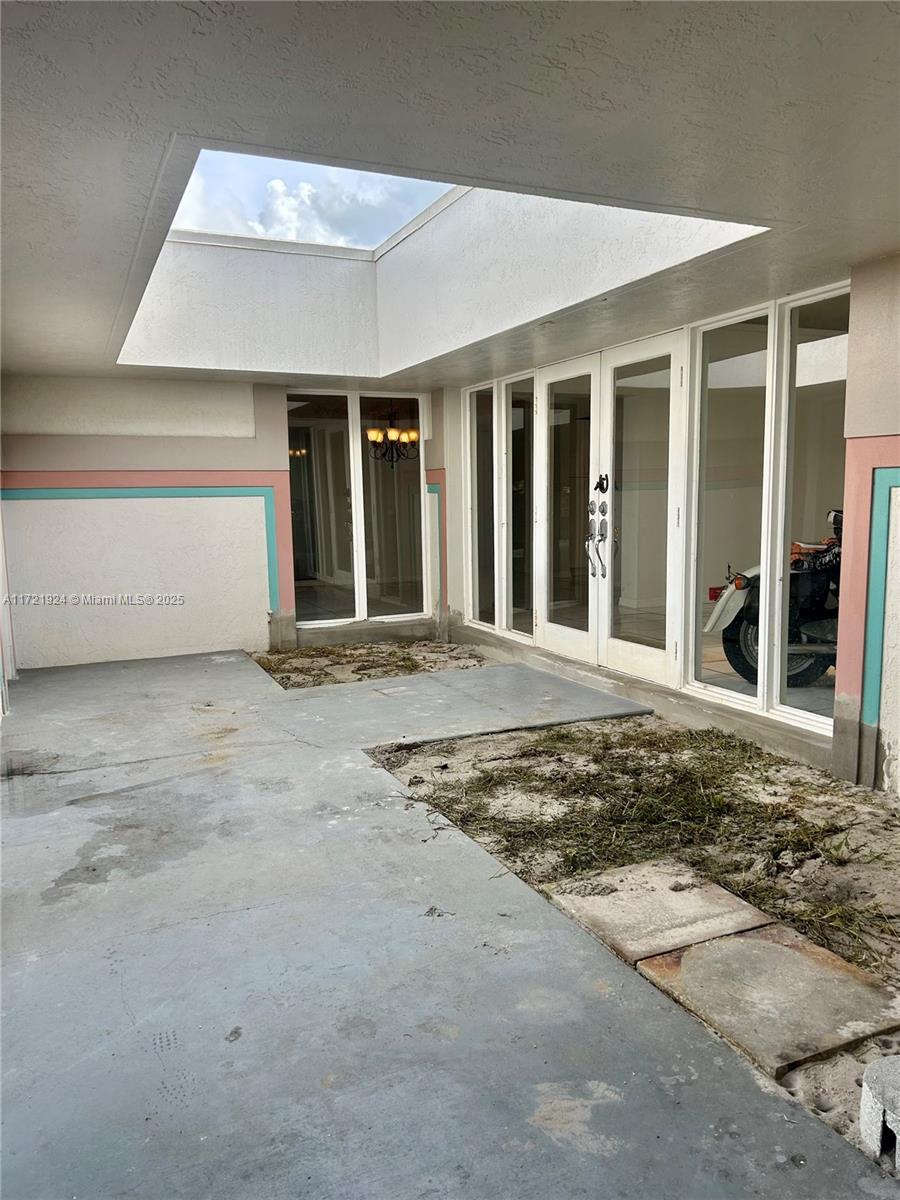 13520 SW 28th St, Davie FL 33330