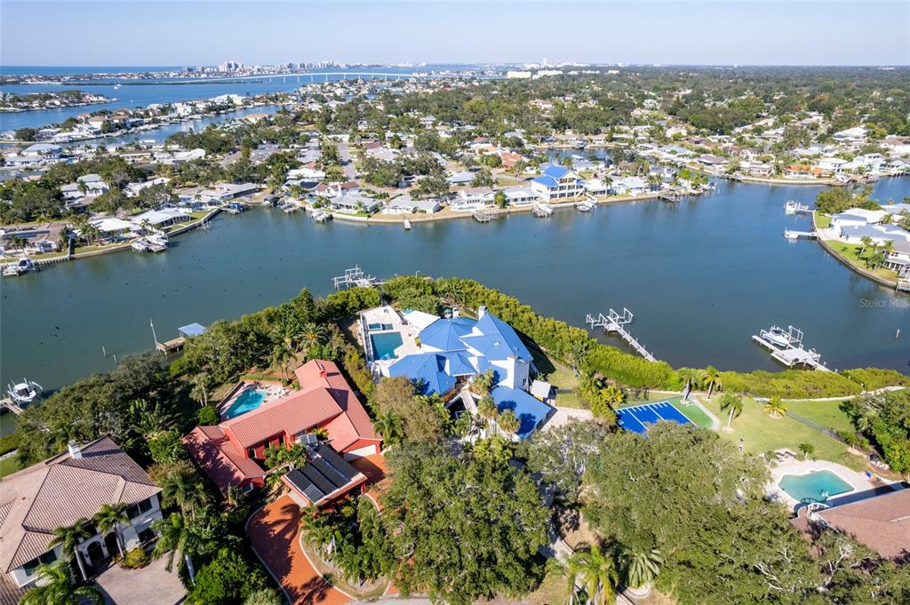 2268 KINGS POINT DRIVE, LARGO, FL — photo 2 of 30